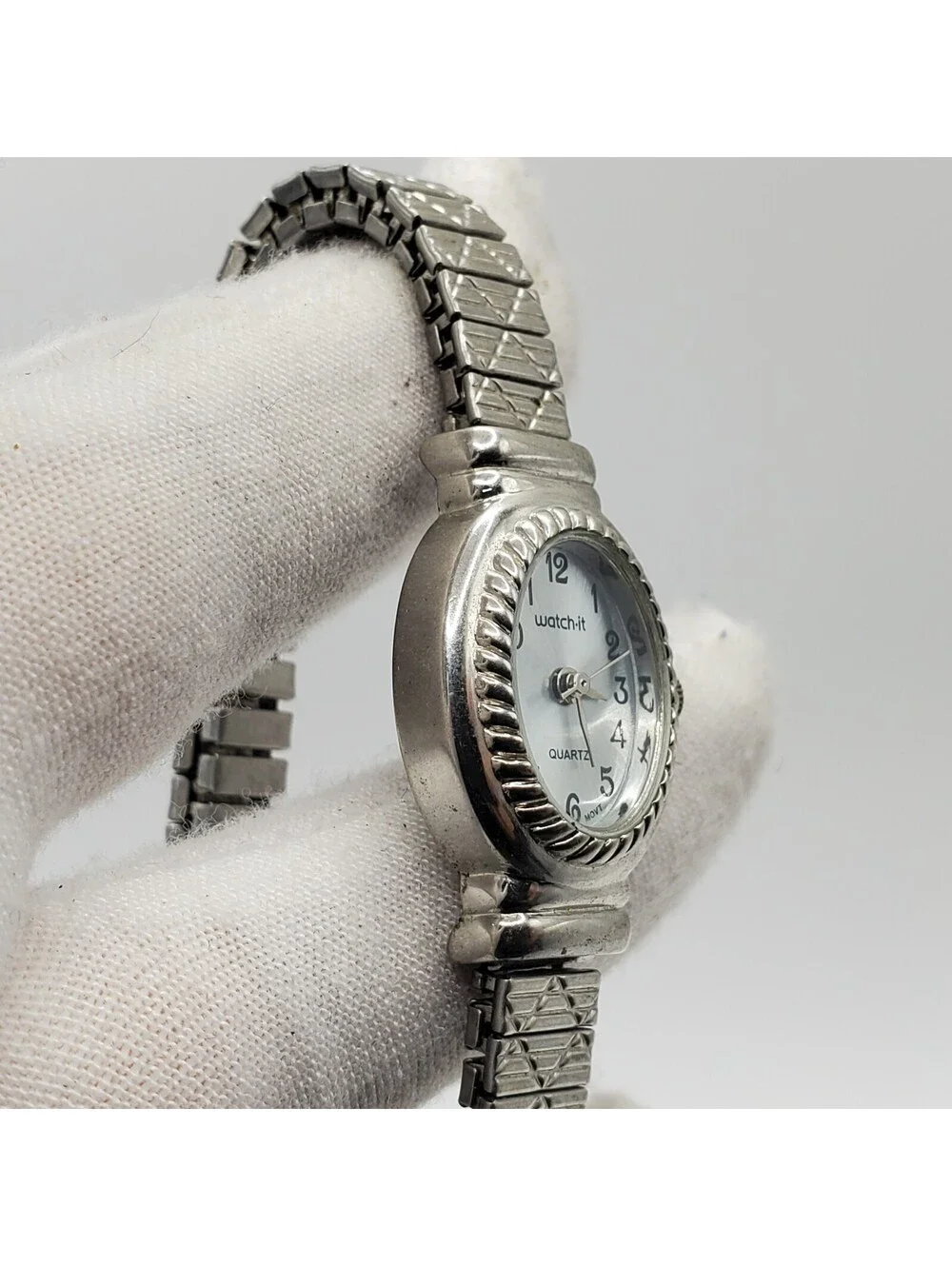 Watch-it Watch Women Blue Oval Dial Silver Tone Expandable Band New Battery
